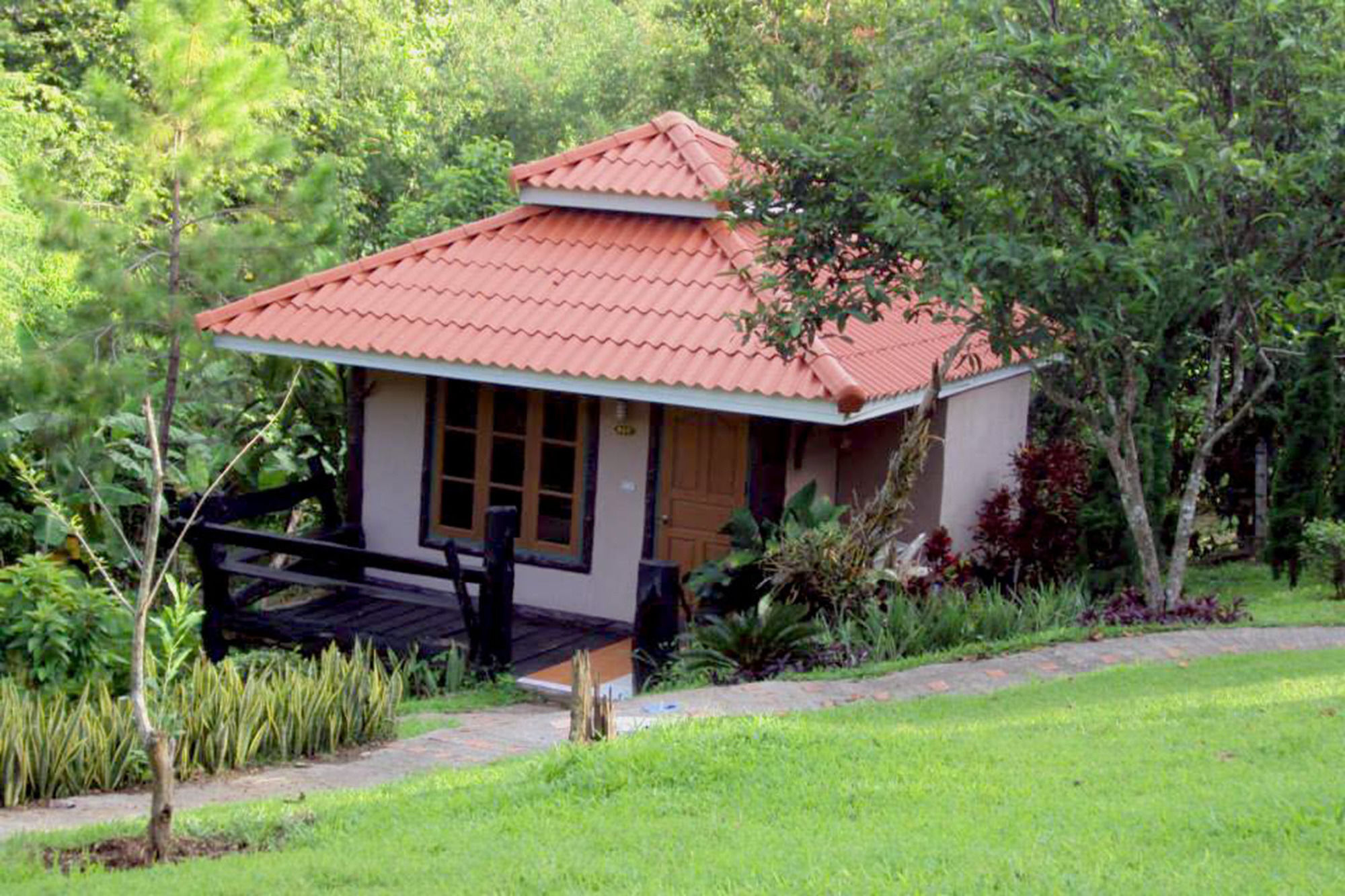 Baanphuthadol Hotel Mae Hong Son Ngoại thất bức ảnh