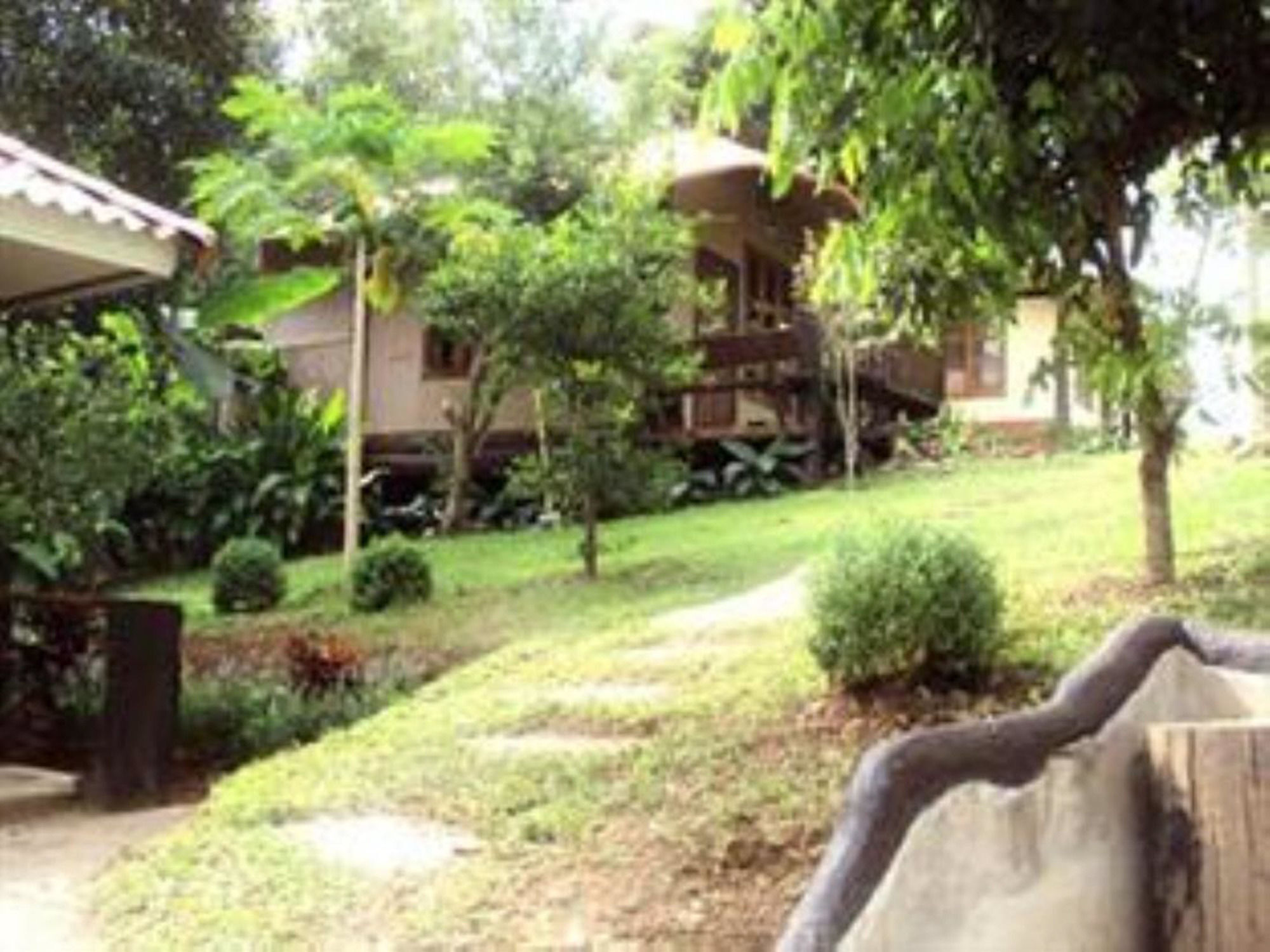 Baanphuthadol Hotel Mae Hong Son Ngoại thất bức ảnh