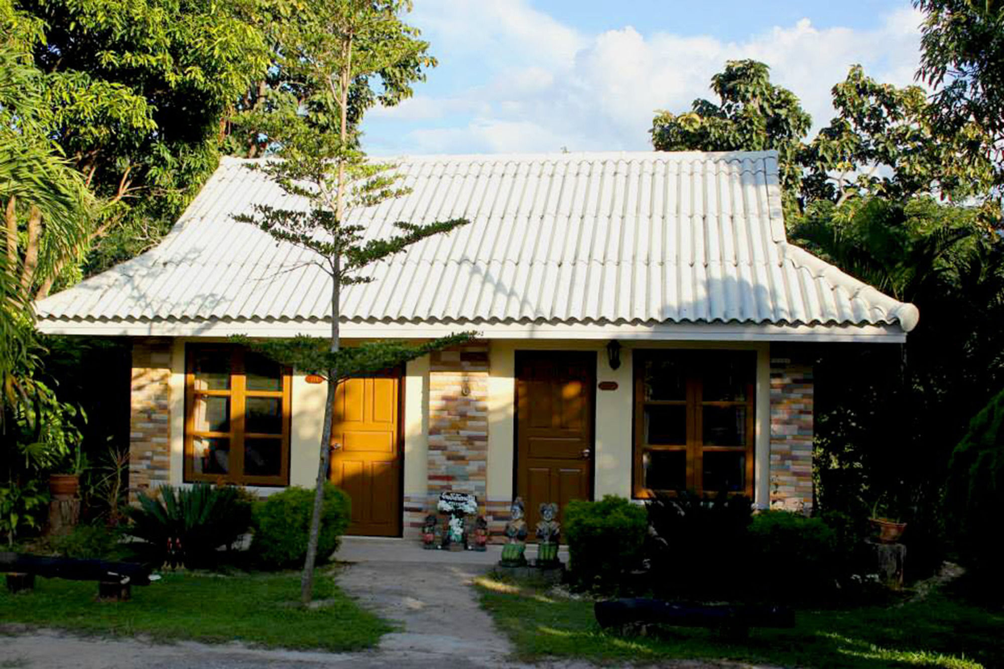 Baanphuthadol Hotel Mae Hong Son Ngoại thất bức ảnh