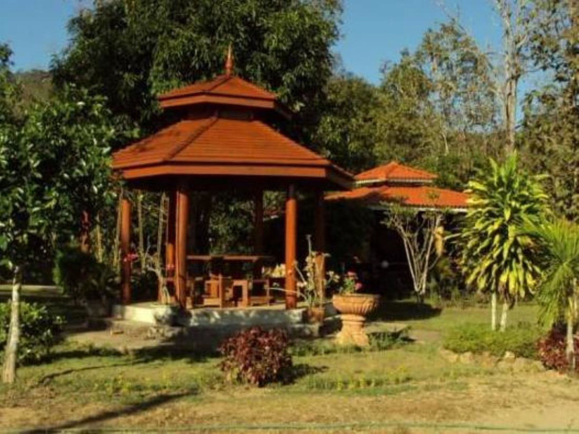 Baanphuthadol Hotel Mae Hong Son Ngoại thất bức ảnh