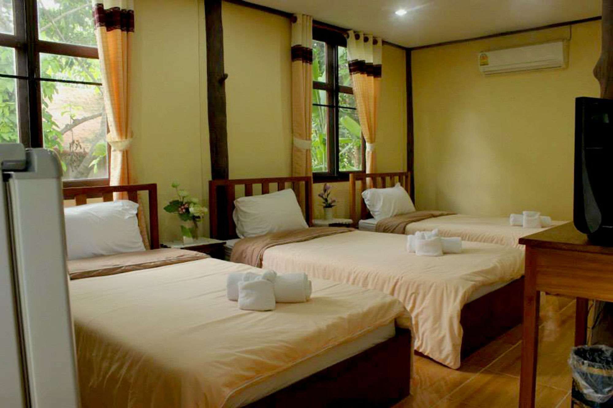 Baanphuthadol Hotel Mae Hong Son Ngoại thất bức ảnh