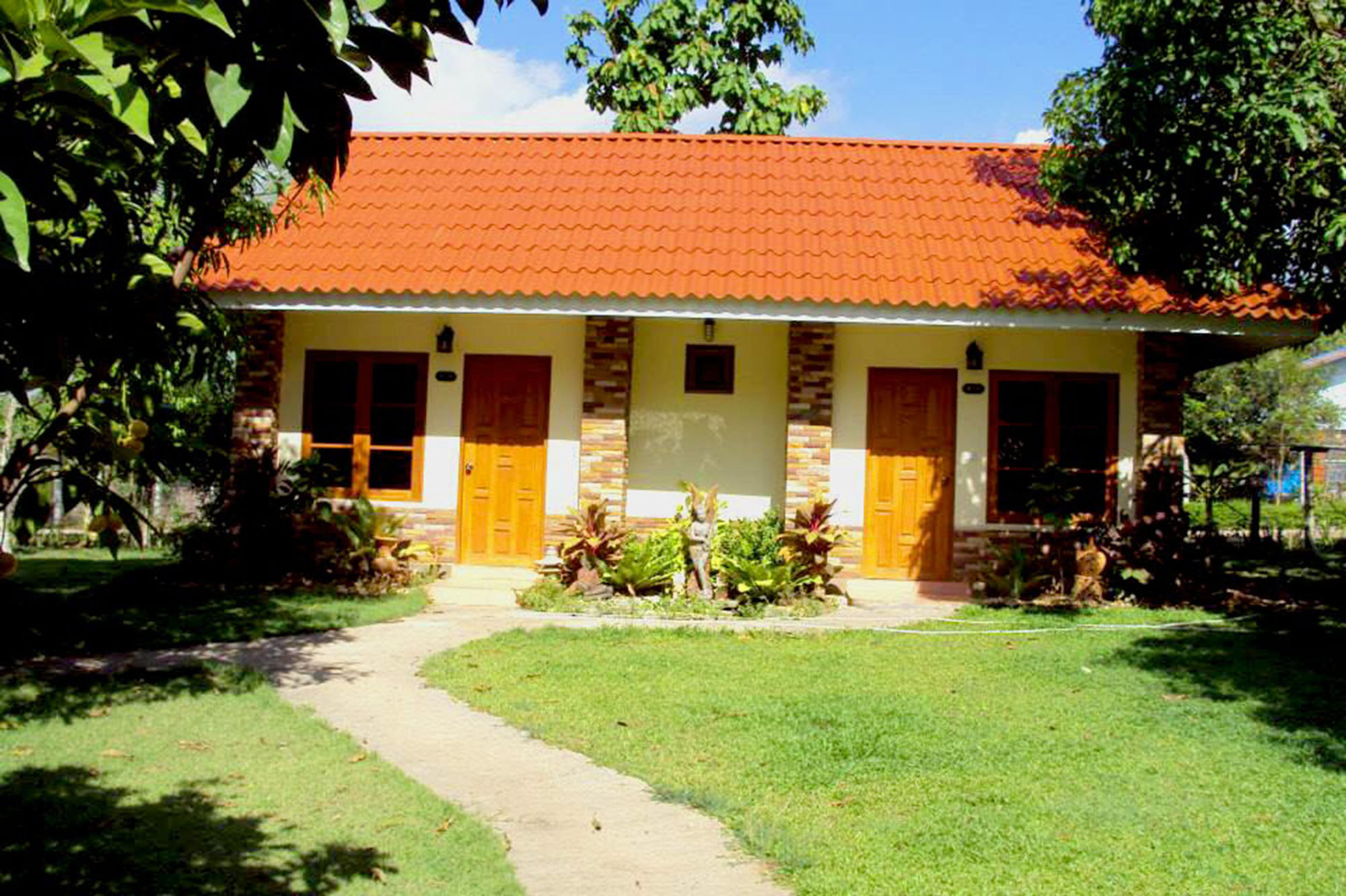 Baanphuthadol Hotel Mae Hong Son Ngoại thất bức ảnh